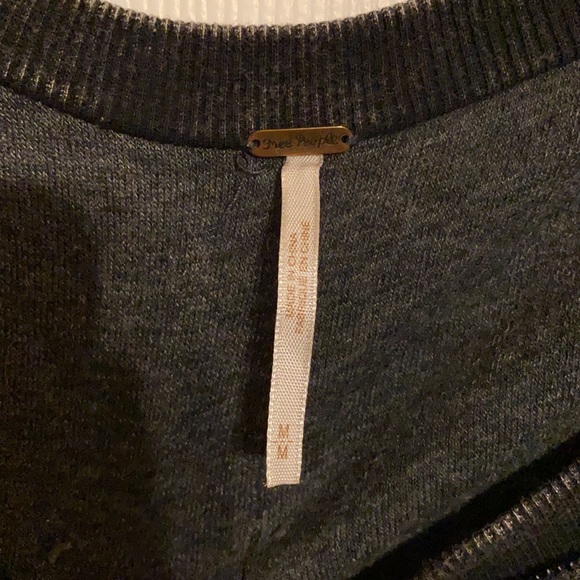 Free People oversized grey sweatshirt - Picture 4 of 4